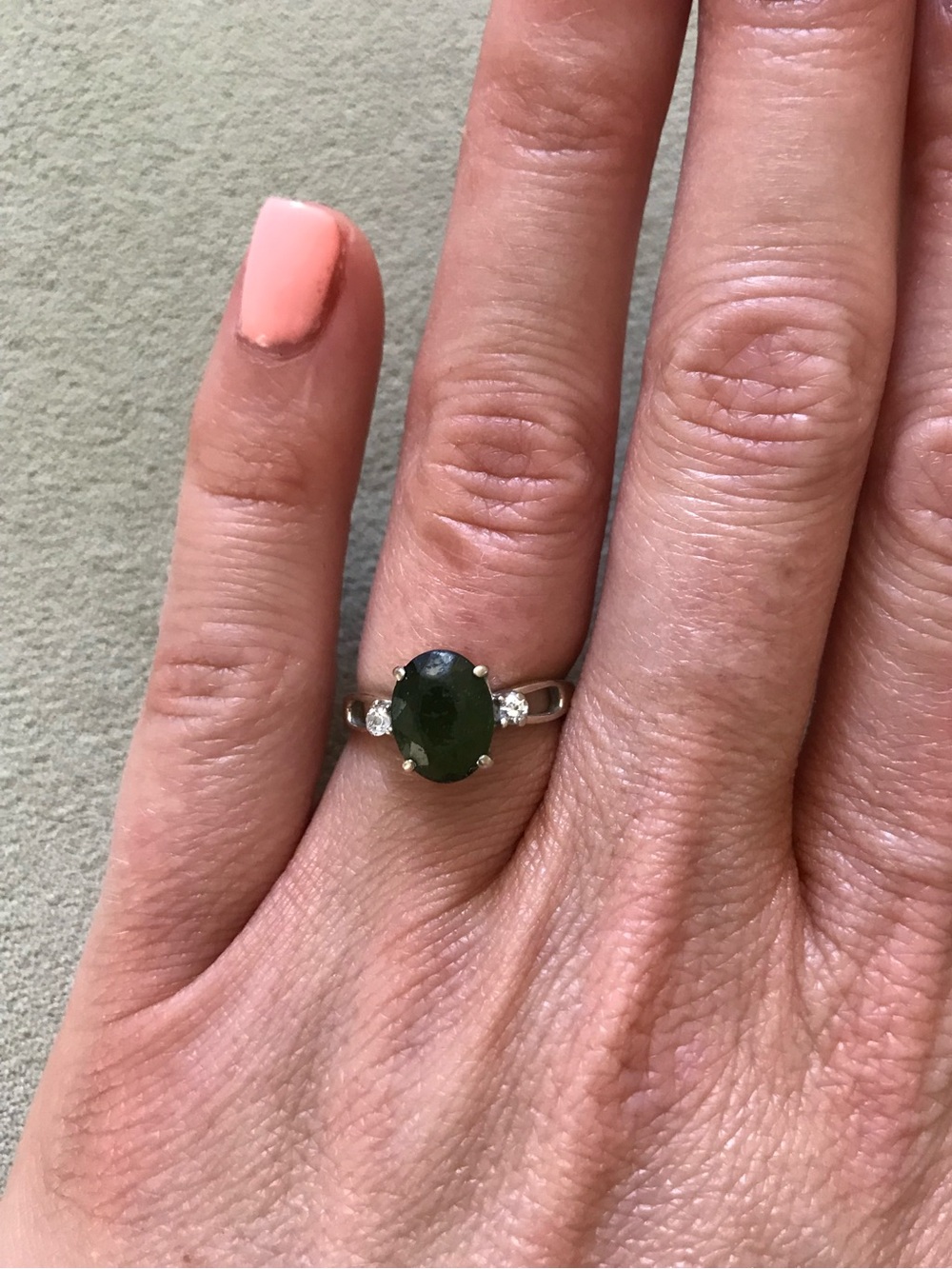 Classic 14 kt white gold 1.70ct tourmaline Stone Solitaire Ring Side Diamonds